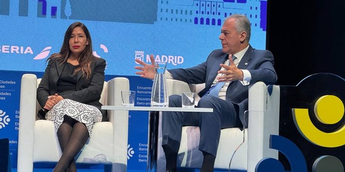 José Luis Sanz highlights Sevilla's historical role as a bridge between Europe and Ibero-America