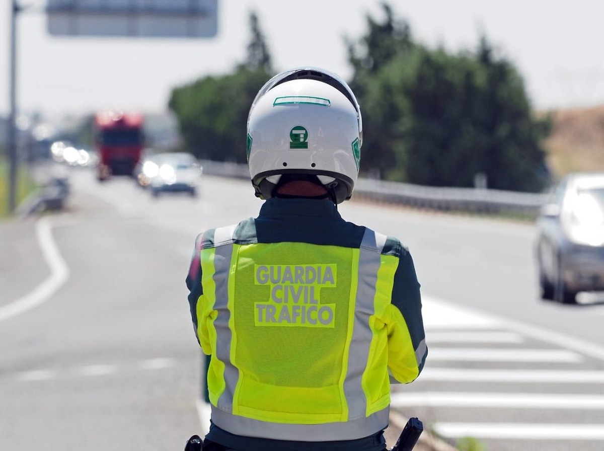 nearly half of asturias traffic violations during distraction campaign linked to mobile phone use