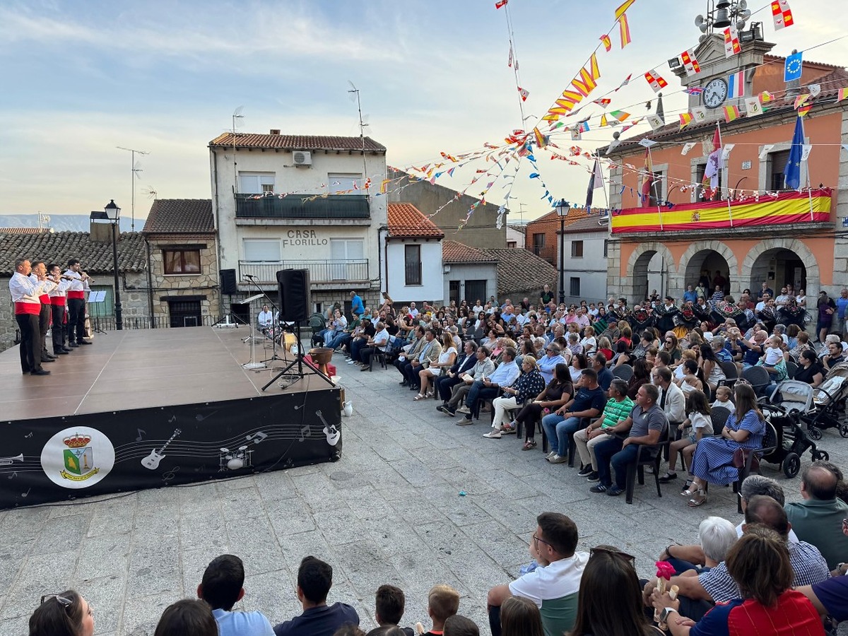 President attends premiere of San Juan de la Nava anthem, celebrating dulzaina traditions