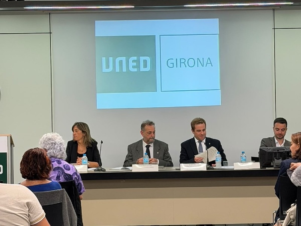 UNED Girona inaugurates the 2026-2027 academic year