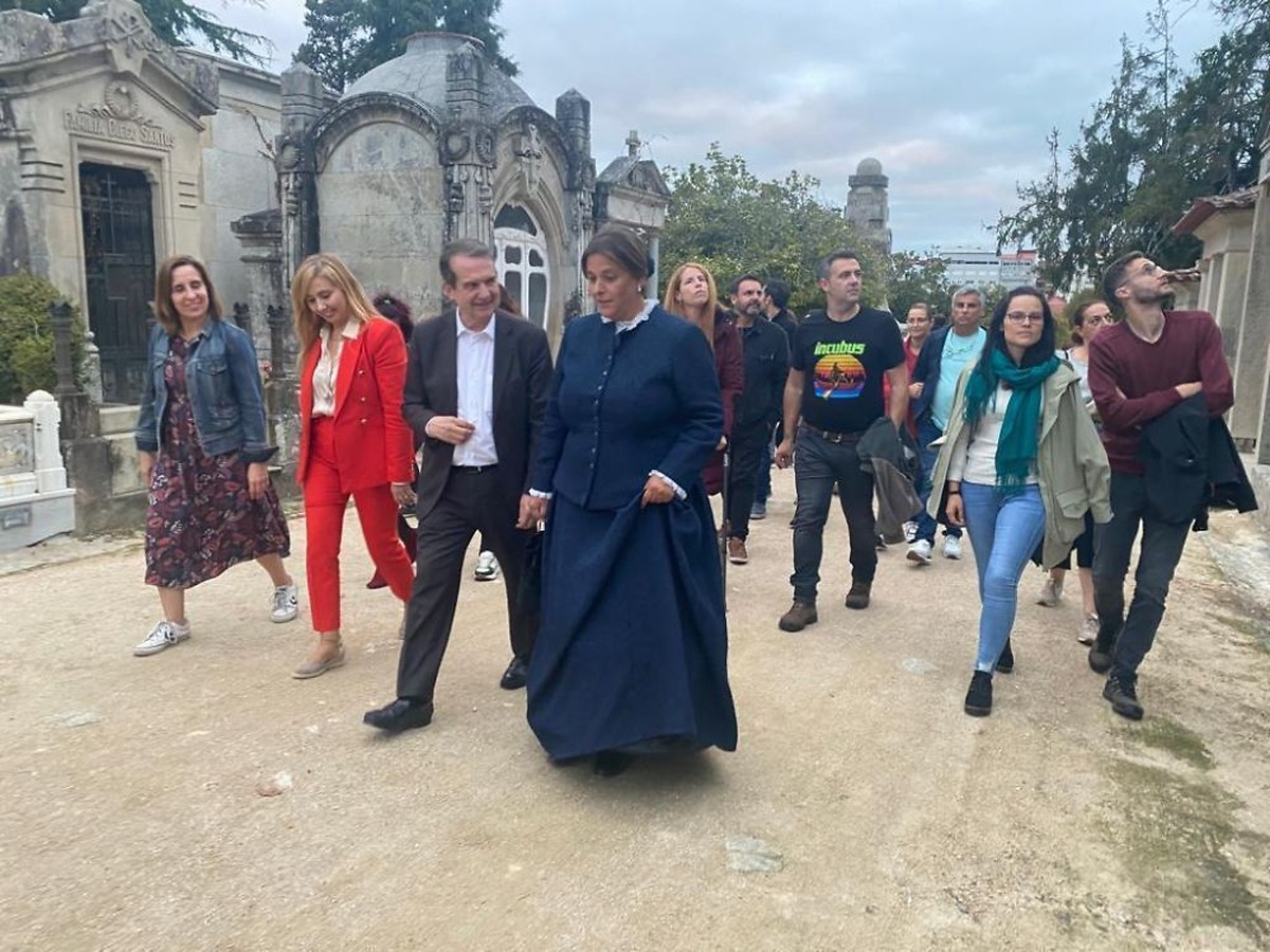 Vigo extends cemetery hours and introduces theatrical visits for All Saints' Day