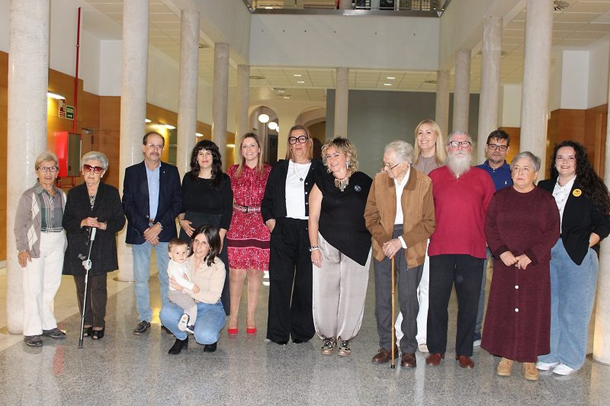 Valdepeñas library celebrates 75 years with reader gala
