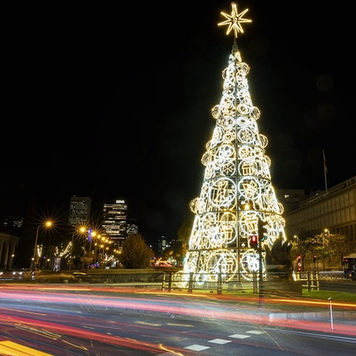 Suma Cruz, Bimani and Marcos Luengo contribute to Madrid's Christmas lights