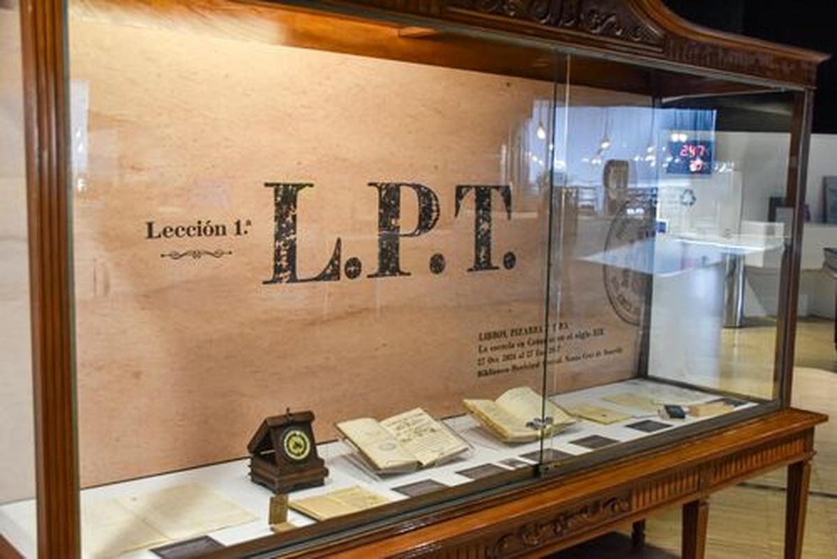 Santa Cruz hosts exhibition on the history of education in the Canary Islands