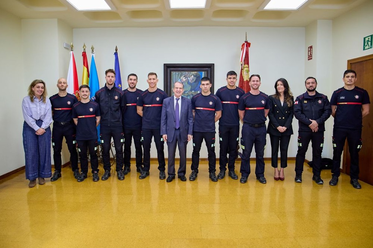 Vigo welcomes eight new firefighters to its ranks