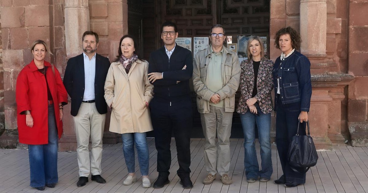 Santa María la Mayor parish in Alcázar de San Juan presents its 8th centenary program to regional government